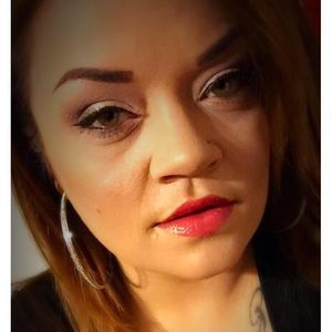 Meet your Posher, Katrina