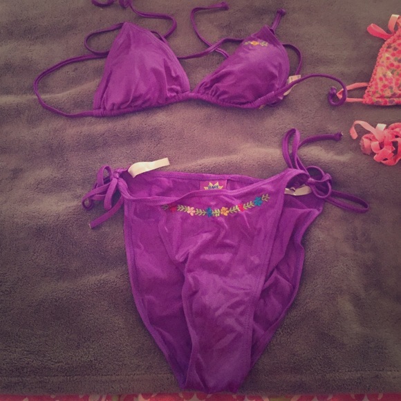 Bikinis! - Picture 1 of 3