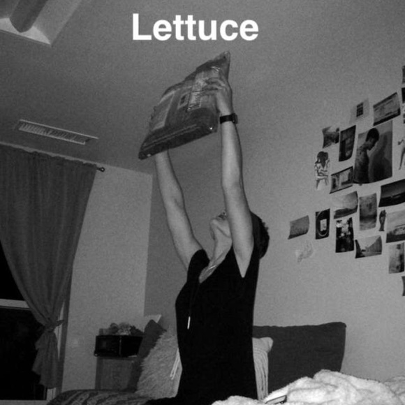 Meet your Posher, Nicole - Picture 3 of 3