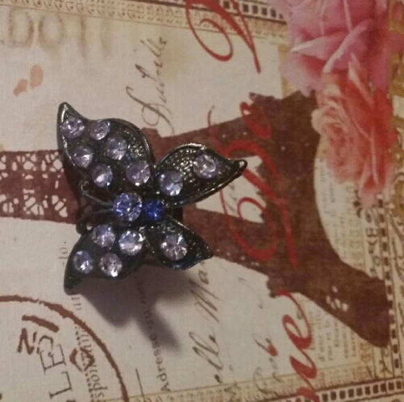 Ring - Picture 2 of 2