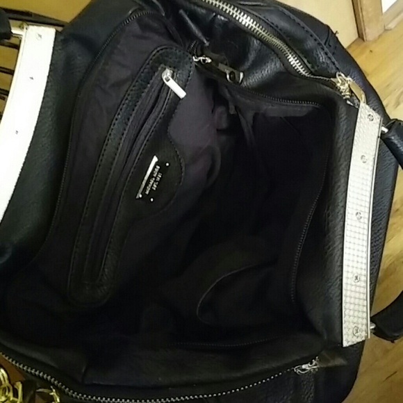 Sold in bundle...Beautiful MK Bag - Picture 3 of 4