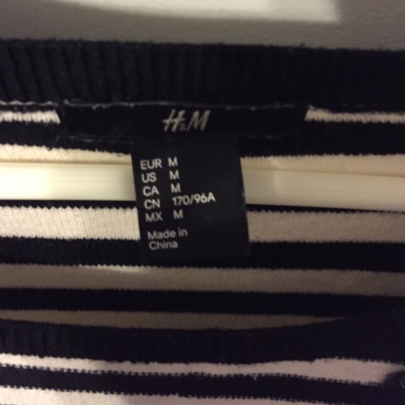 H&M black and white sweater - Picture 2 of 3