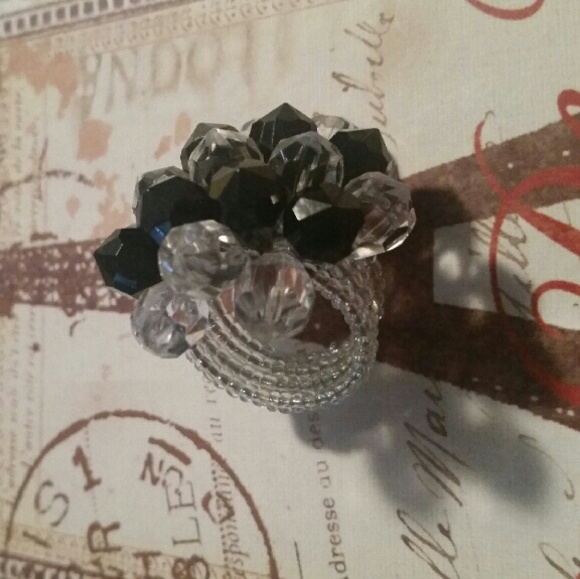 Adjustable beaded ring - Picture 3 of 3
