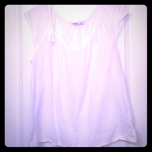 White linen cap sleeve top