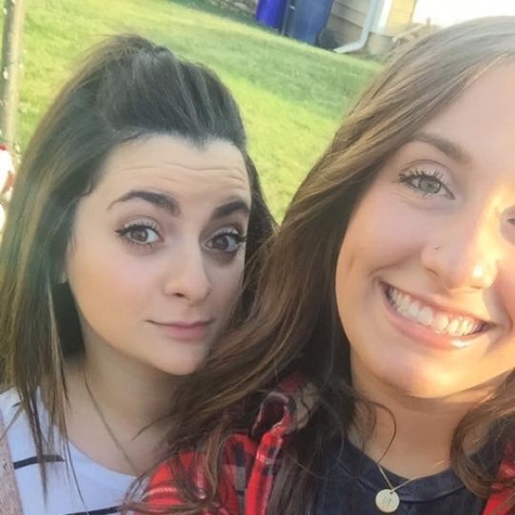 Meet your Posher, Lena