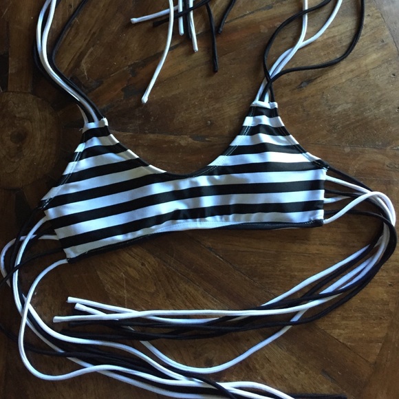 Forever 21 Other - Stripe bikini top