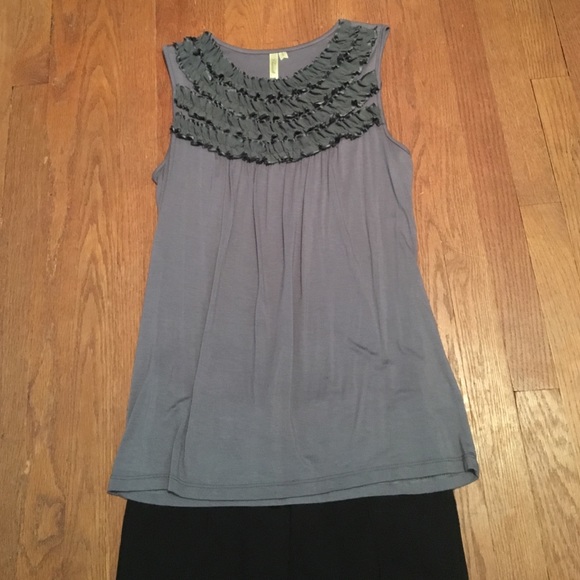 Grey ruffle tank