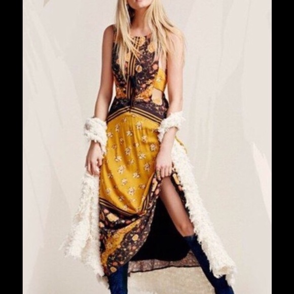 NWT 💜Free people Maxi Yellow Floral Dress🎉💜