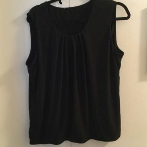 Black sleeveless shirt