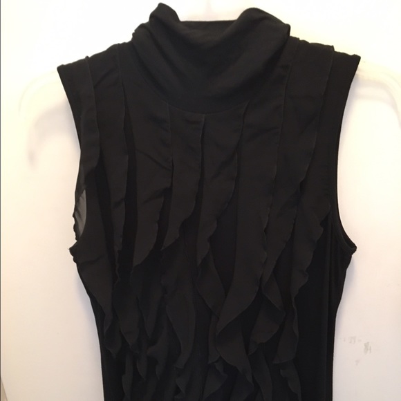 Cable and Gauge Ruffled tank - Picture 2 of 2