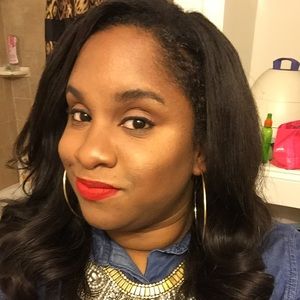 Meet your Posher, Ronika