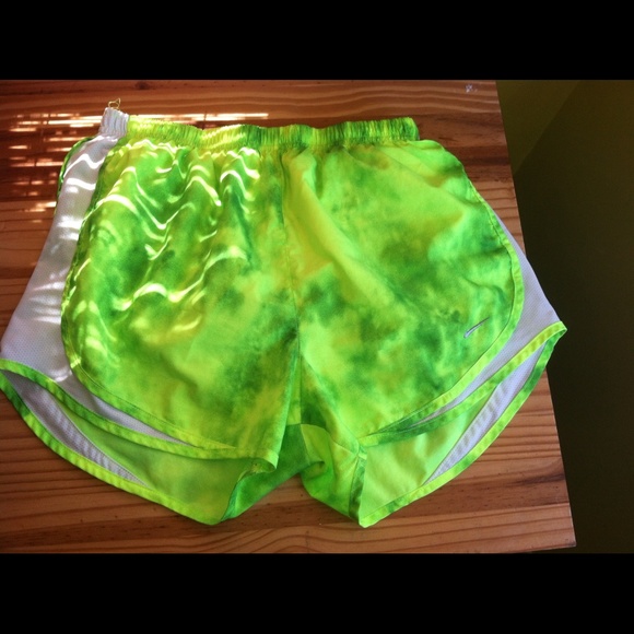 To small - Picture 1 of 4