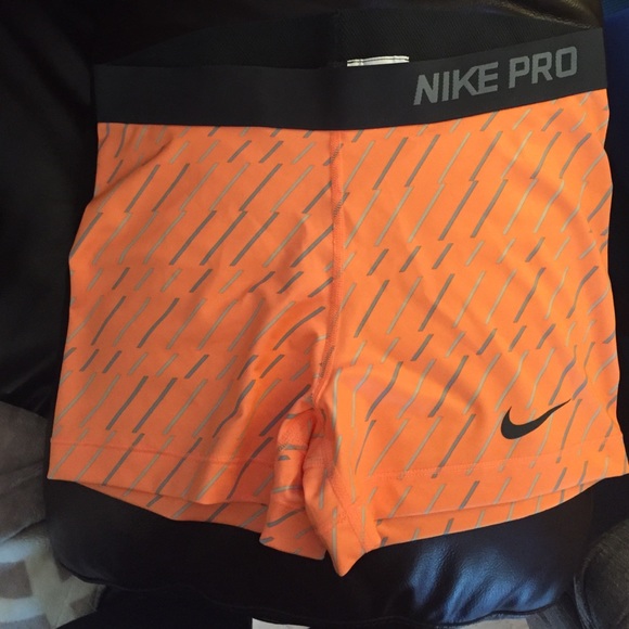 Nike pro dri-fit. Size Large.
