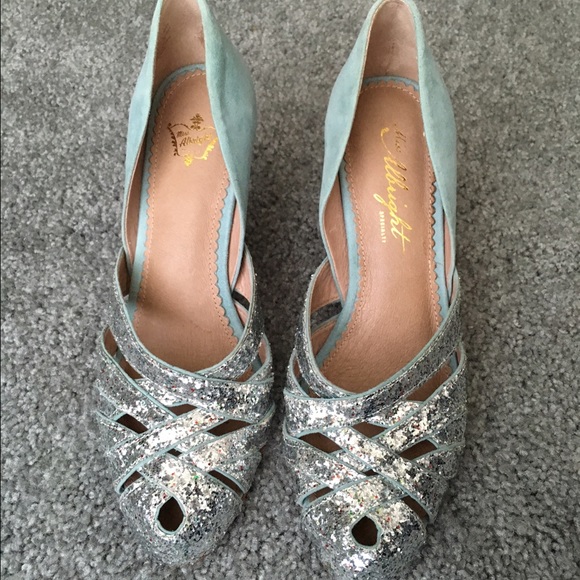 ❌SOLD!❌Miss Albright High Halls Blue & Silver - Picture 2 of 4