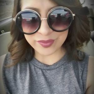 Meet your Posher, Cindy