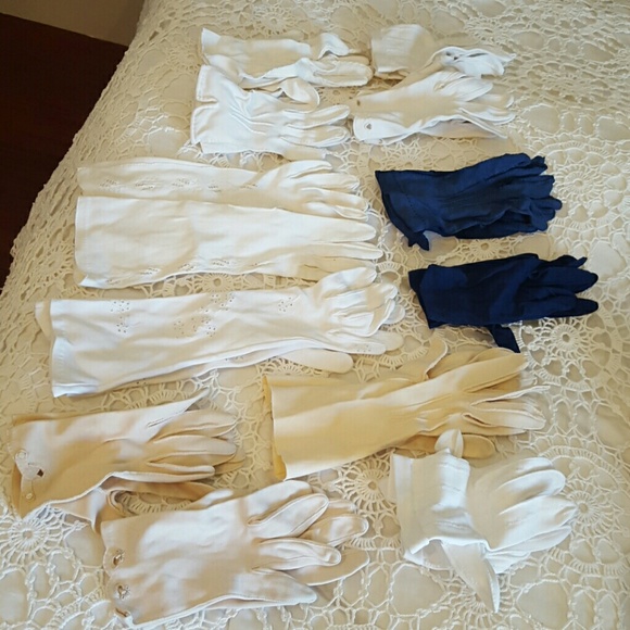 12 pairs of vintage ladies gloves