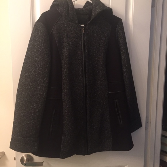 NWOT black winter jacket - Picture 1 of 2