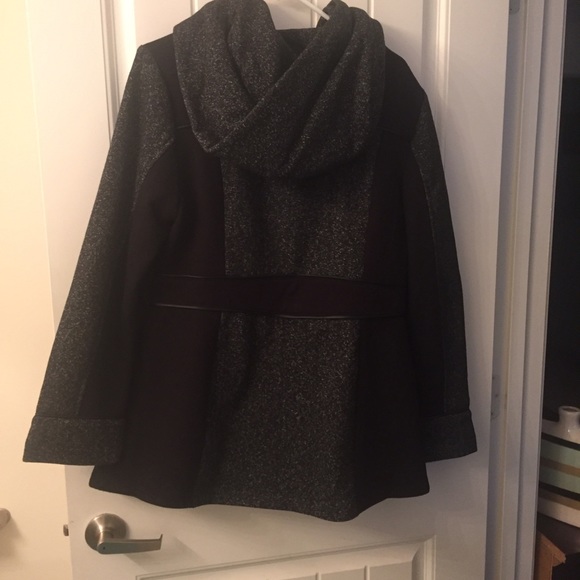 NWOT black winter jacket - Picture 2 of 2