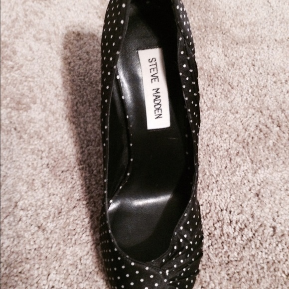 Navy/white polka dot heels Steve Madden sz 7 - Picture 3 of 4
