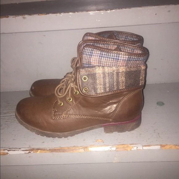 Boots - Picture 2 of 2