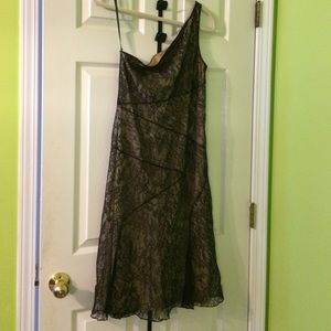 🎉Sale!🎉 One-shoulder black lace dress