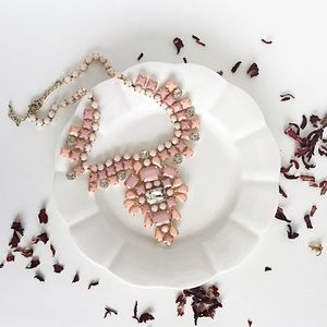 Beautiful Jewel Necklace!