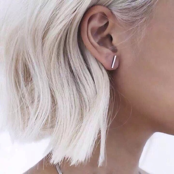 👍3xHost Pick👍Minimal silver bar stud earrings - Picture 2 of 3