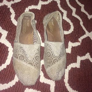 Lace toms