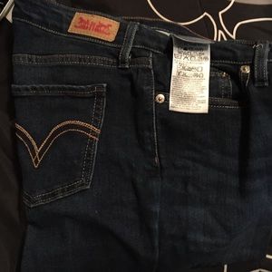 Dark wash Levi legging fit jeans