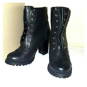 Size 7  black ankle booties