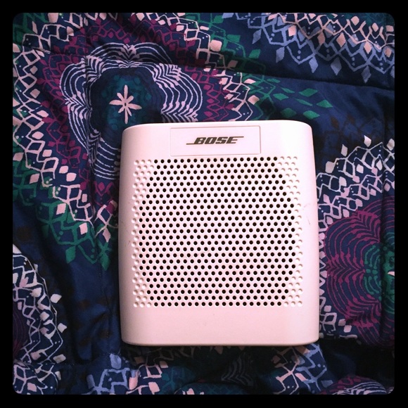 Bose Color Soundlink speaker