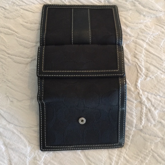 Coach Wallet - Authentic