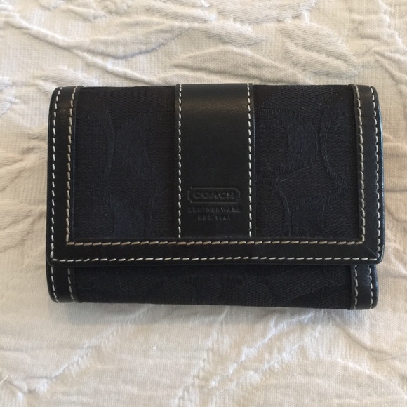 Coach Wallet - Authentic - Picture 2 of 4