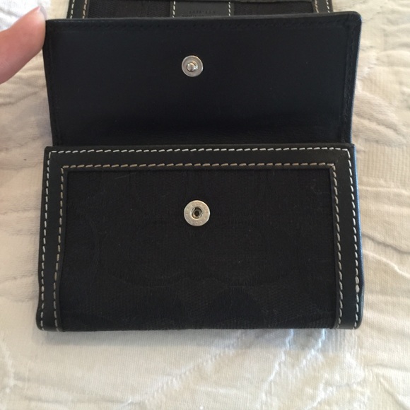 Coach Wallet - Authentic - Picture 4 of 4