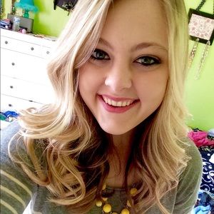 Meet your Posher, Amanda