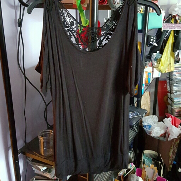 Cute black shirt
