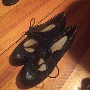SUPER CUTE Vintage-Inspired Modcloth Booties