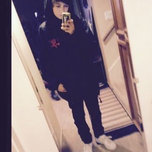 Meet your Posher, Jj