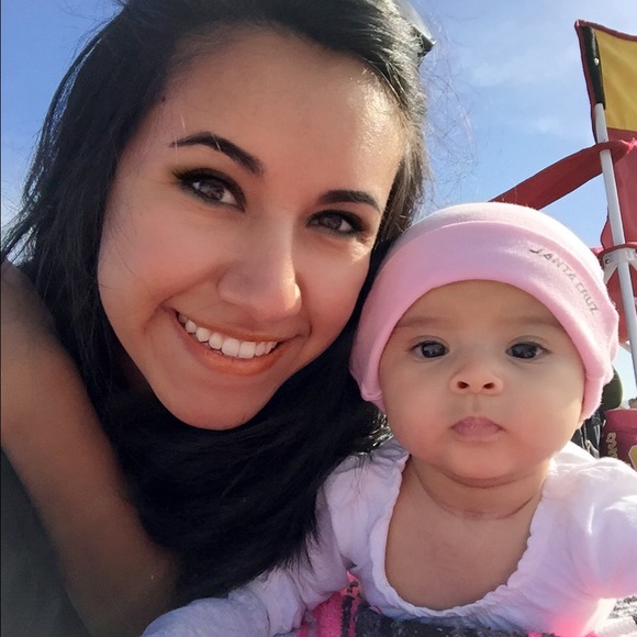 Meet your Posher, Daniela - Picture 3 of 4