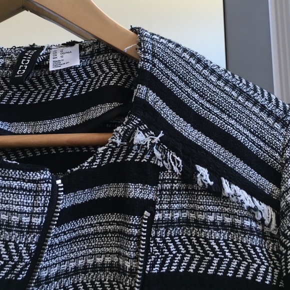 Black and White Threaded Jacket - Picture 2 of 3