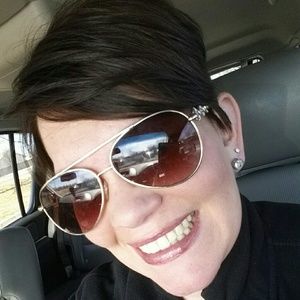 Meet your Posher, Christy