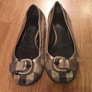 Burberry flats