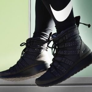 nike roshe run sneaker boots