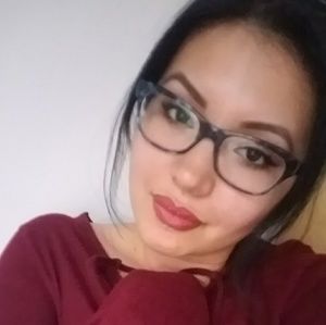 Meet your Posher, Alma