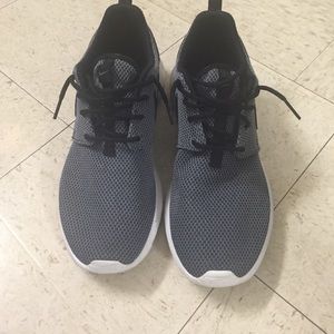 Women's Nike Roshe Runs