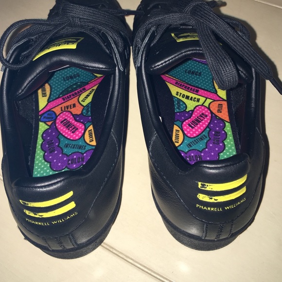 🚫SOLD🚫Adidas x Pharrell Williams superstars - Picture 3 of 4