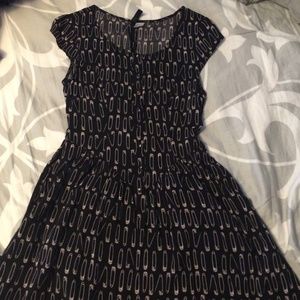 H&M pins dress.