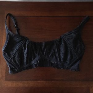 SOLD-Very Sexy no wire bra/decor/bandeau