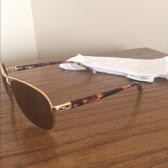 Oakley Feedback Aviator Sunglasses