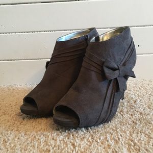 Grey Peep-toe Booties